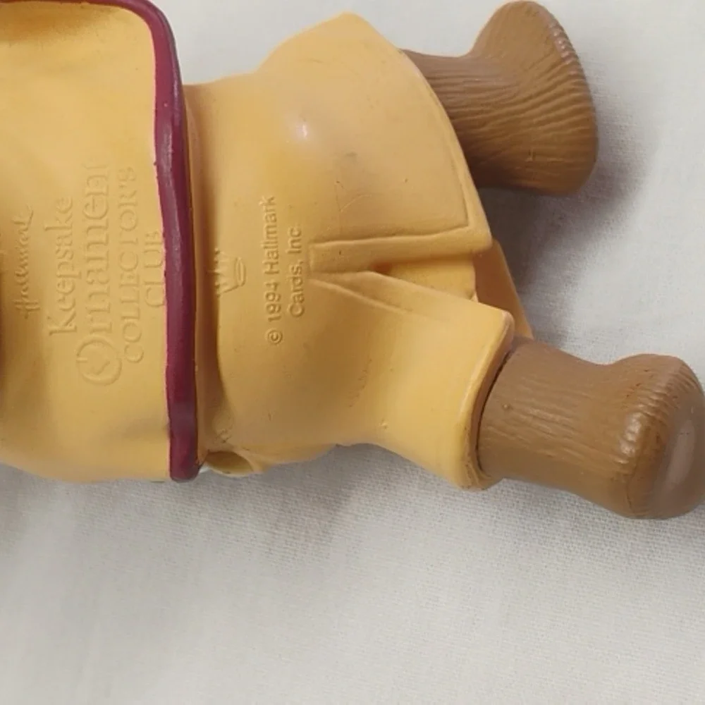 Hallmark 1994 Holiday Pursuit Bear Detective Christmas‎ Tree Ornament